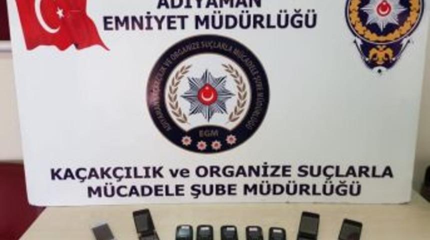 Durdurulan Otomobilde Kaçak Cep Telefonları Ele Geçirildi
