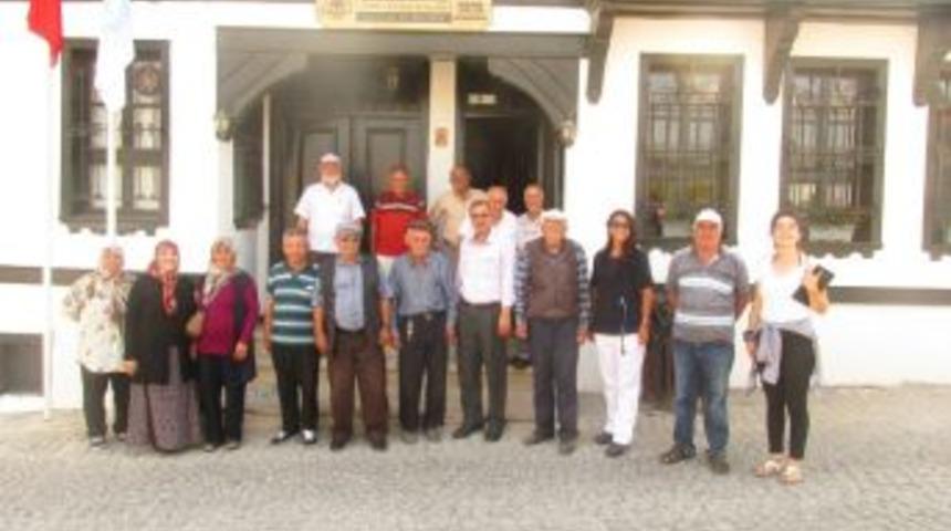 Koca Çınarlardan Atatürk İle Bir Gün Galerisi’ne Büyük İlgi