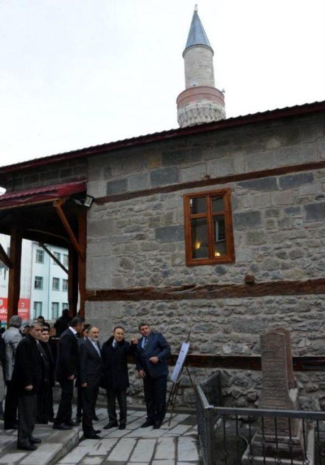 Erdoğan'ın 'ucube' Dediği Minareler Tek Tek Yenileniyor