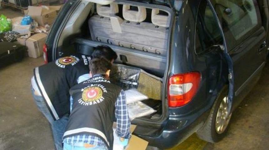 Terkedilmiş Ara&ccedil;ta 113 Kilo Uyuşturucu Hap Ele Ge&ccedil;irildi