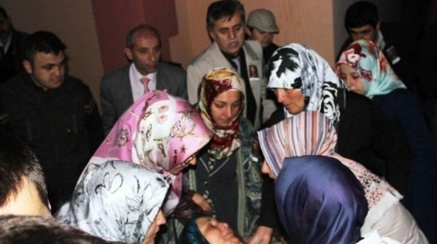 Kazada Hayatını Kaybeden Acil Tıp Teknisyeni İ&ccedil;in T&ouml;ren D&uuml;zenlendi