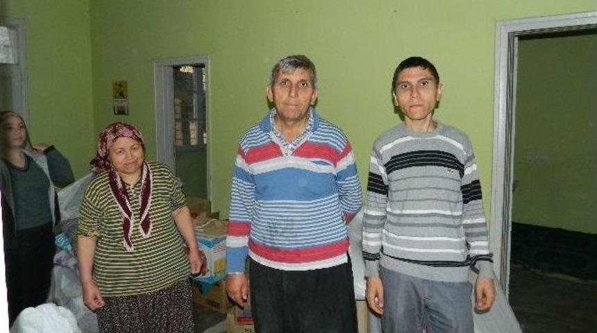 Sokakta Kalan Aileye Kaymakamlık Sahip &Ccedil;ıktı