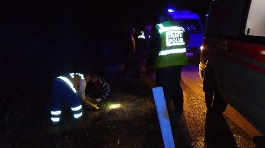 Motosiklet Şarampole Yuvarlandı: 1 Yaralı