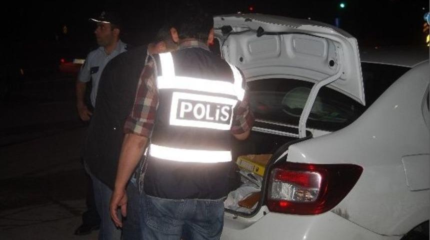 Polis Ekipleri Su&ccedil;lulara G&ouml;z A&ccedil;tırmıyor