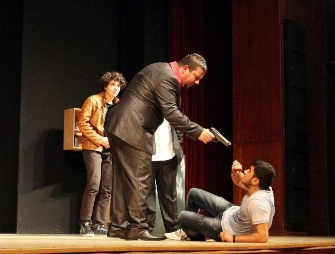 Uyuşturucu İle M&uuml;cadelede "tiyatro" Devrede