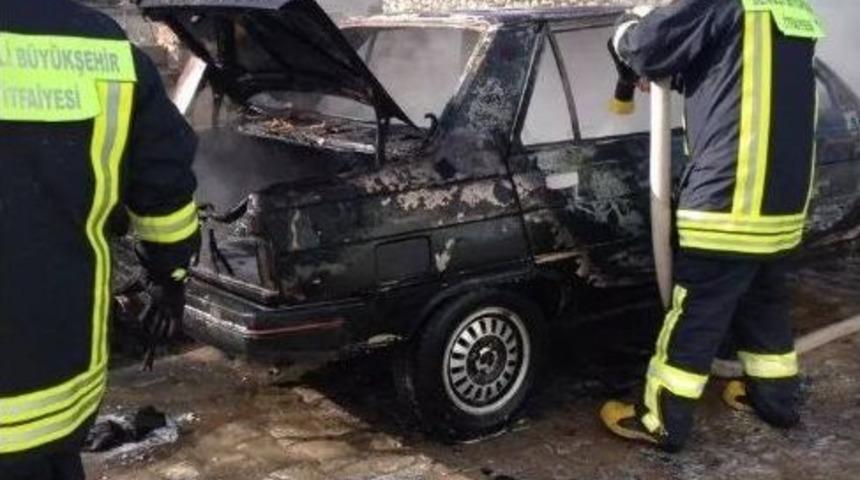 Ara&ccedil; Yangınını İtfaiye S&ouml;nd&uuml;rd&uuml;