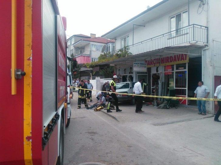 Ölüm Dükkanın Önünde Otururken Geldi G2