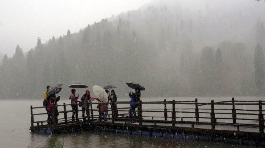 Karag&ouml;l Misafirlerini B&uuml;y&uuml;ledi