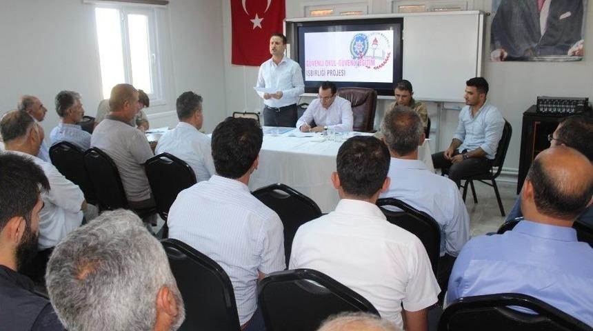 Samsat&rsquo;ta G&uuml;venli Eğitim Toplantısı Yapıldı