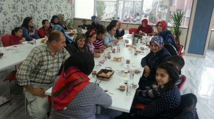 Esenler Belediyesi, Yetimlerin Y&uuml;z&uuml;n&uuml; G&uuml;ld&uuml;r&uuml;yor