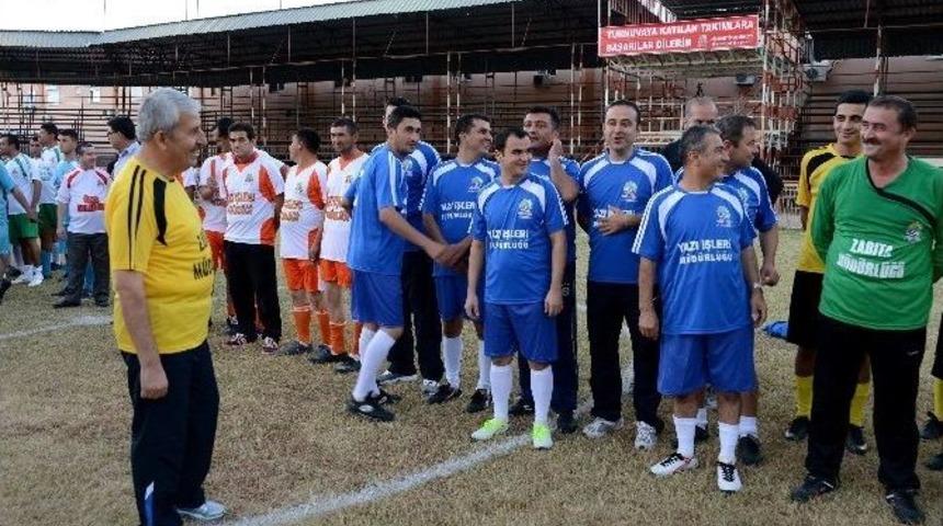Kumluca&rsquo;da Belediye Birimler Arası Futbol Turnuvası Başladı