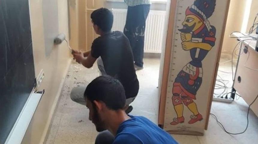 İdareciler Okulunu Kendileri Boyadı