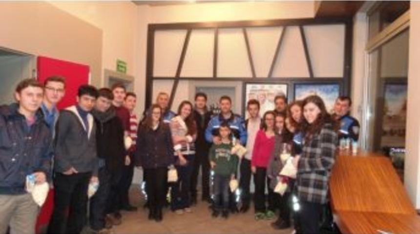 Bartın&rsquo;da Liseli Gen&ccedil;ler Sinamaya Gitti