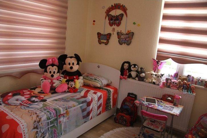 Gözyaşlarıyla Babasından Ayrılmak İstemeyen Küçük Kızın Odası Boş Kaldı G3