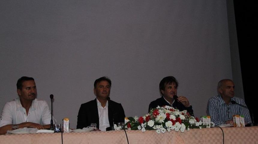 Futbolun Efsane İsimleri Gençlerle Buluştu