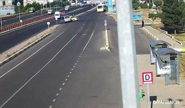 Diyarbakır’da Trafik Kazaları Mobese’ye Yansıdı