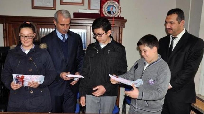 Sorgun&rsquo;da Başarılı &Ouml;ğrenciler &Ouml;d&uuml;llendirildi