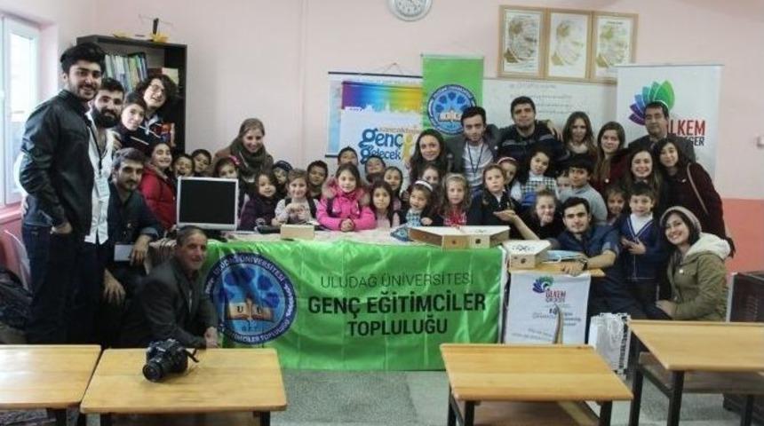 &Uuml;niversitelilerden Eğitime Katkı