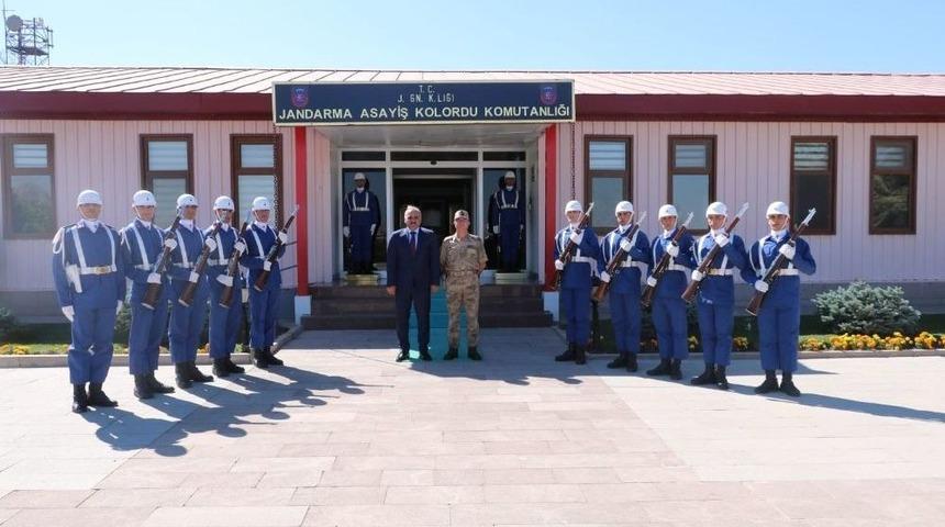 Vali Zorluoğlu’ndan, Asayiş Kolordu Komutanı Tümgeneral İlbaş’a Hayırlı Olsun Ziyareti