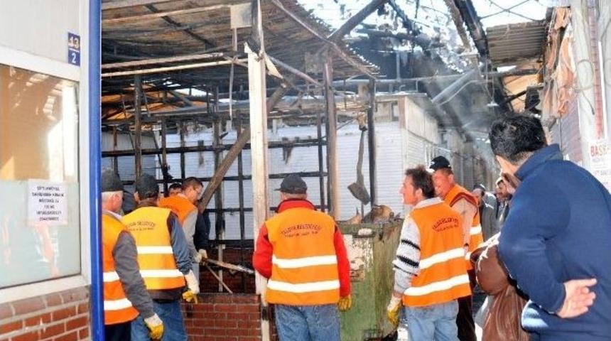 Yalova&rsquo;da Pazar Yerinde Yangın