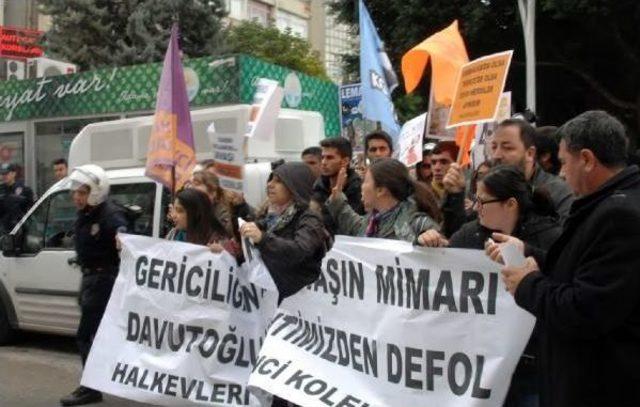 Başbakan Davutoğlu'nu Proteste Edenlere Müdahale: 6 Gözaltı