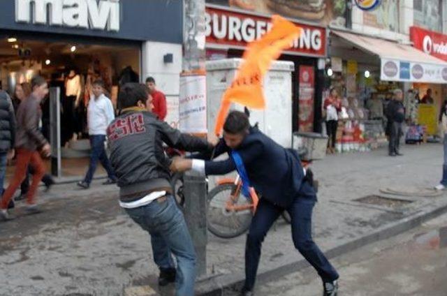 Başbakan Davutoğlu'nu Proteste Edenlere Müdahale: 6 Gözaltı