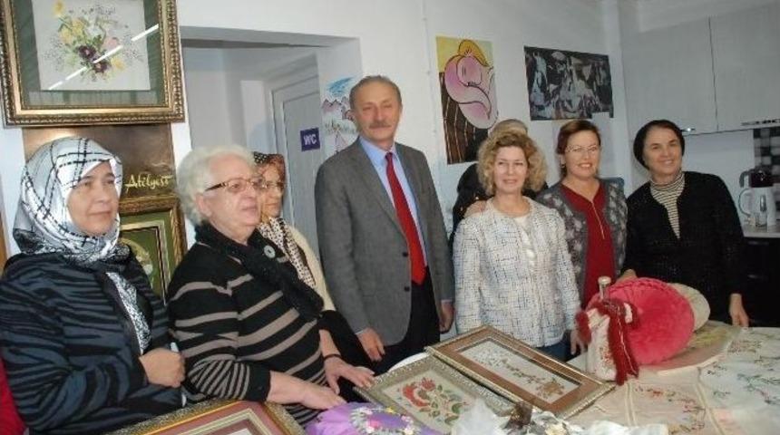 Başkan Atabay&rsquo;dan El Sanatları Kursuna Ziyaret