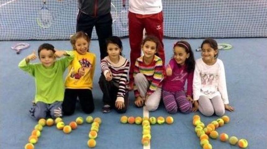 Geleceğin Tenis&ccedil;ileri İ&ccedil;in Tarama Yapılıyor