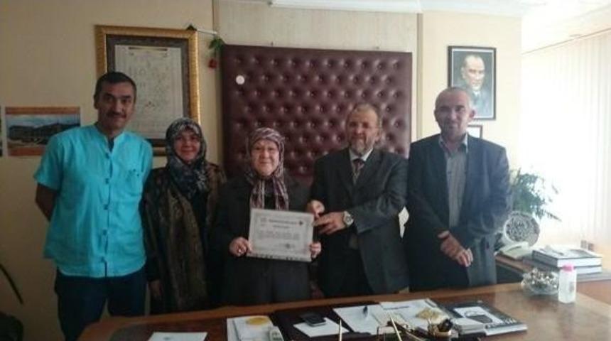 Hafızlık Kur&rsquo;an Kursuna İnşaatına Yardım Yapanlara Teşekk&uuml;r Belgesi