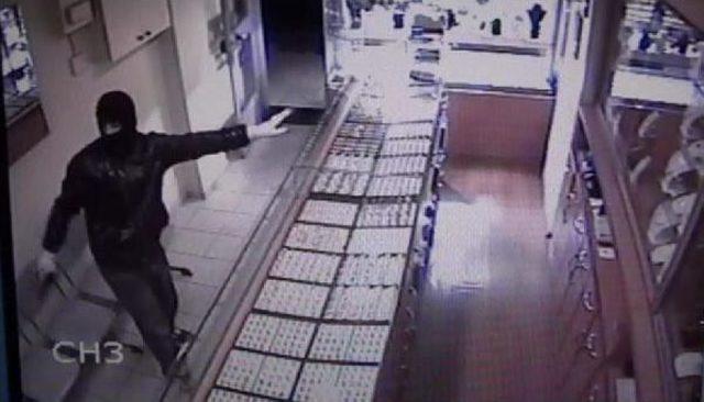 Talihsiz Soyguncuların Başına Gelmeyen Kalmadı 1