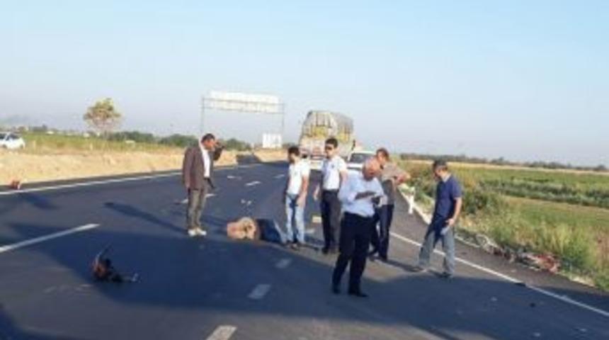 Tırın &Ccedil;arptığı Motosikletli Hayatını Kaybetti