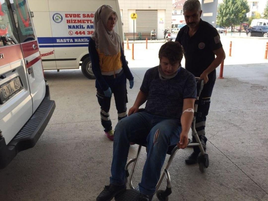 İnegöl’de Kazalar: 2 Yaralı