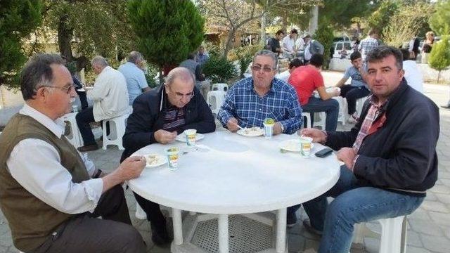 Emekli Olan İmamdan Hayır Yemeği 1