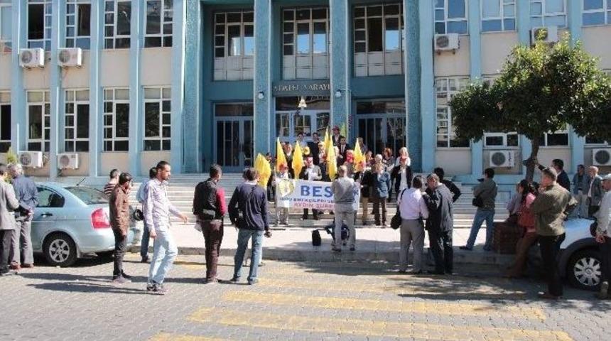 25 Kişilik Sendika Eylemine 30 Kişilik Polsi Koruması