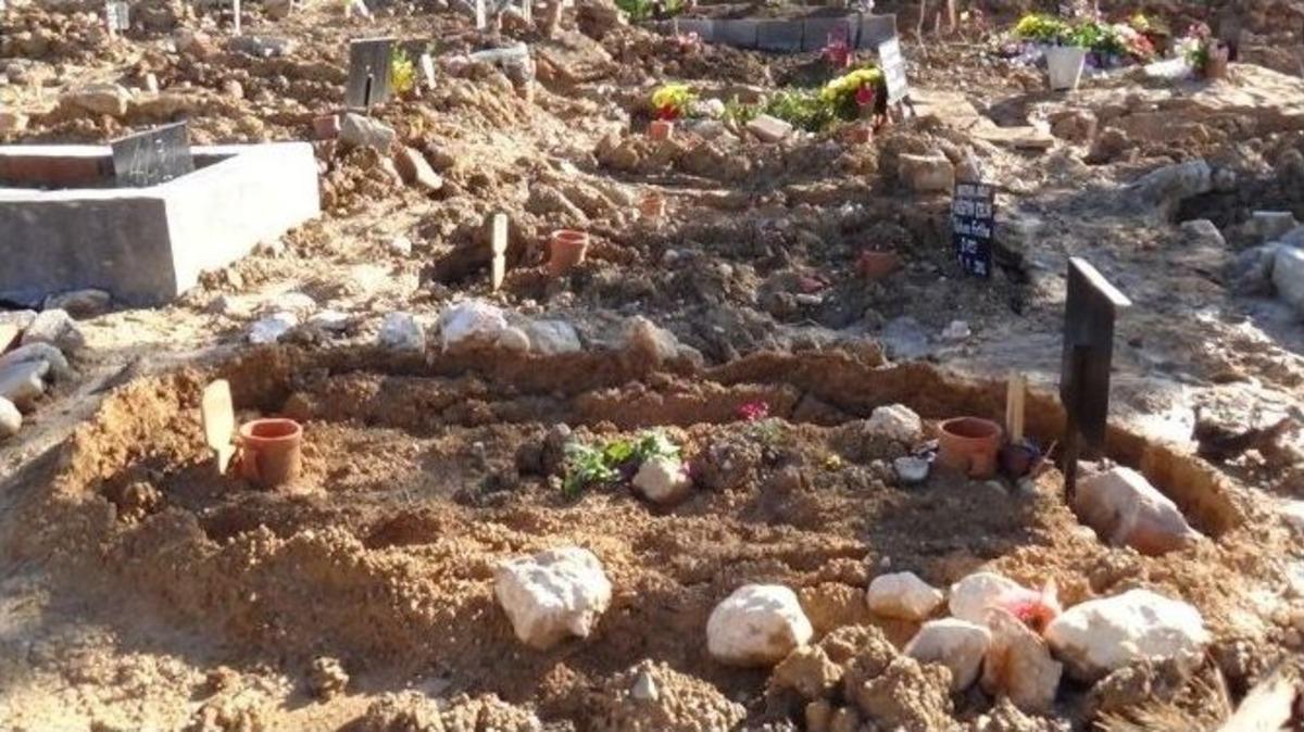 İzmir&rsquo;de Mezarlıklar Sular Altında Kaldı