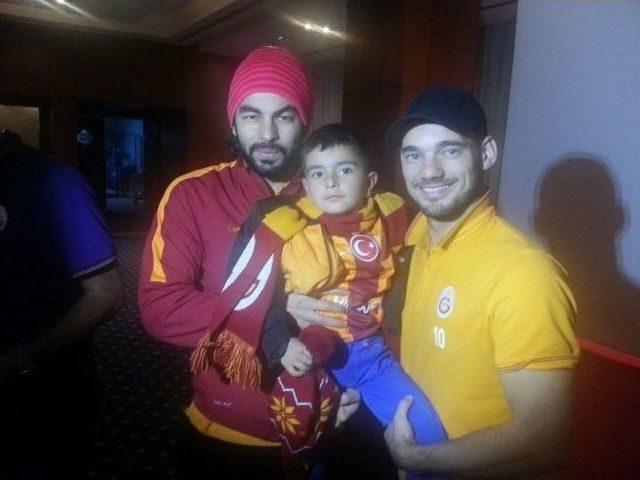 Ömer Asaf, Galatasaraylı Futbolcularla Buluştu