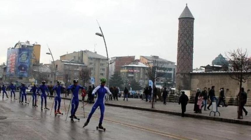 Wınterfest'te Asfaltta 'kayaklı' Koşu