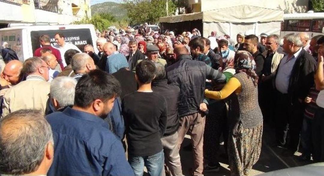 N&ouml;bete Giderken Kazada &Ouml;len Acil &Ccedil;alışanı Toprağa Verildi