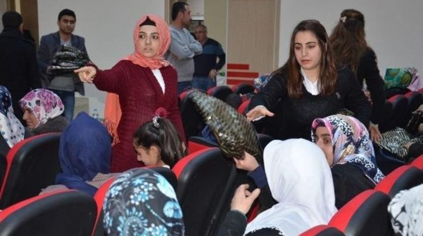 Tatvan&rsquo;da &ldquo;aile İ&ccedil;i İletişim G&uuml;&ccedil;lendirme&rdquo; Konferansı