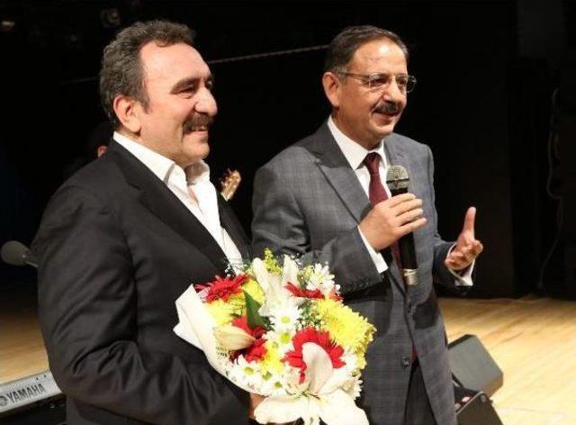 &Uuml;mit Besen Kayserili Hayranlarına S&ouml;yledi 3