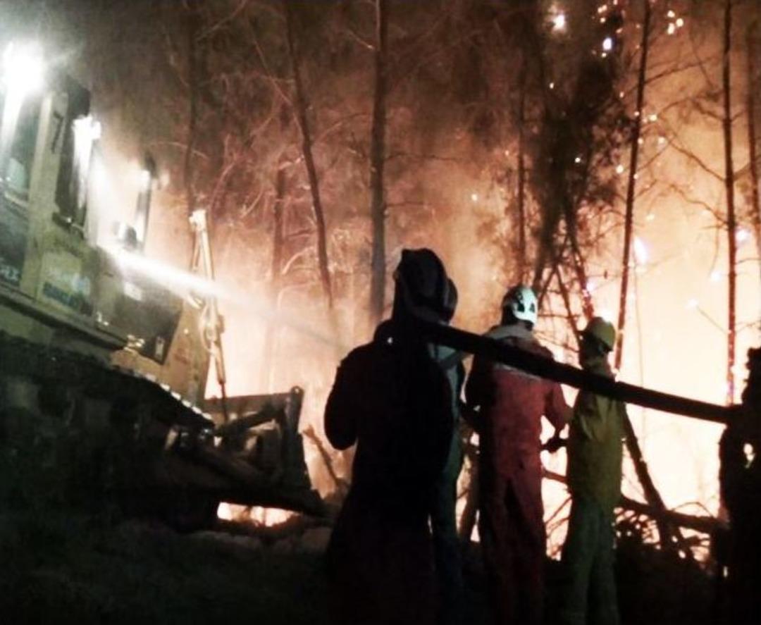 Dozeri Alevler Yutuyordu