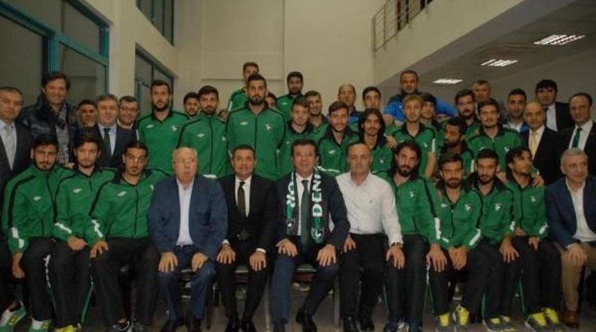 Denizlispor'a Bakan Zeybek'ten Moral