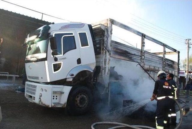 Kaynak Yaparken Kamyonu Yakıyorlardı