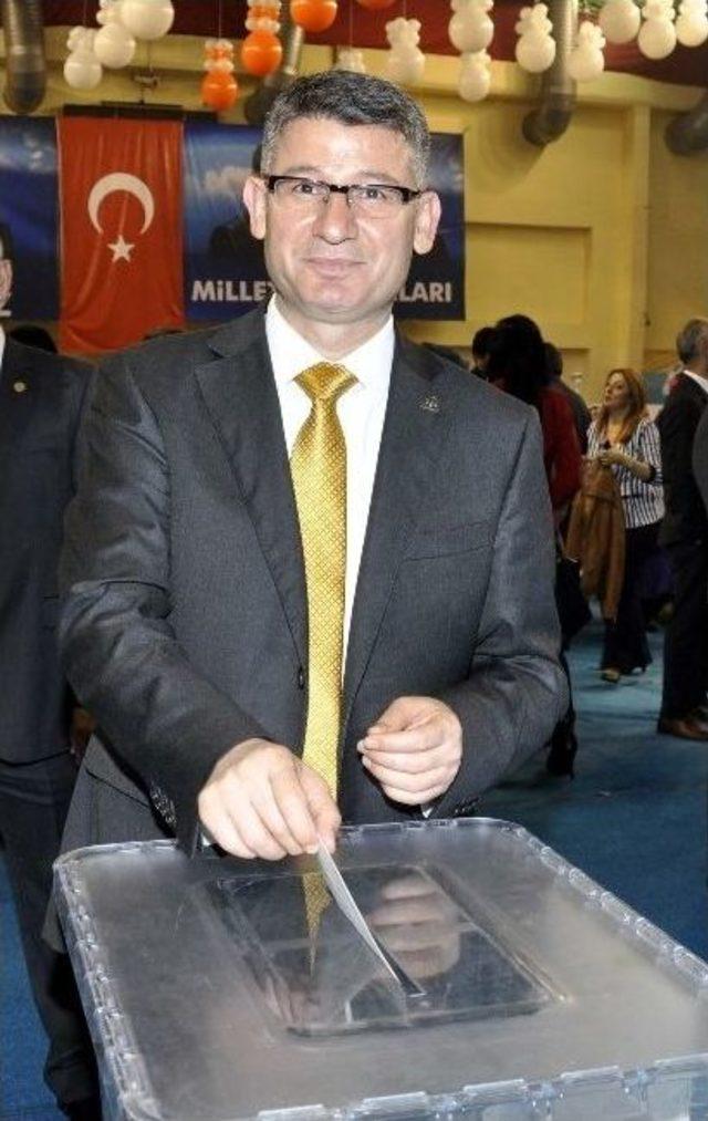 Ak Parti Adana İl Başkanı Fikret Yeni Güven Tazeledi