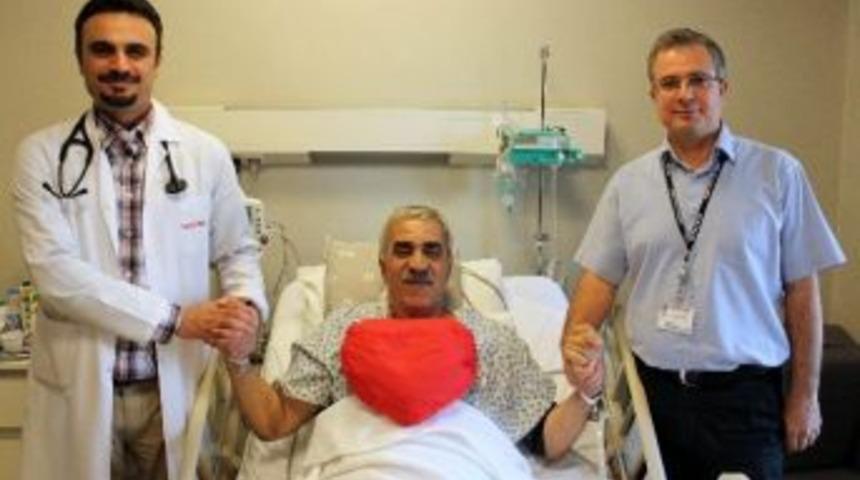 Kalbi 4 Kez Durdu, Ameliyatı 4 Saat S&uuml;rd&uuml;, 4 G&uuml;nde İyileşti