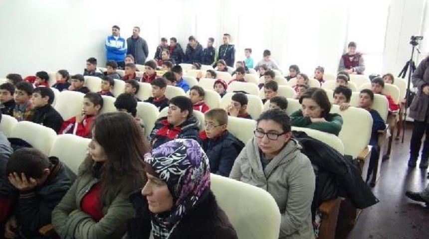 Bir Ayda 45 Kitap Okudu, Birinci Oldu