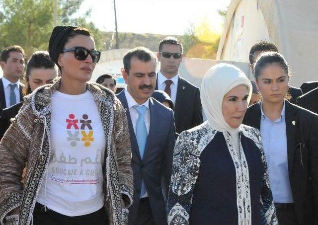 Cumhurbaşkanı’nın Eşi Emine Erdoğan Ve Katar Emiri’nin Annesi Suriyeli Kadınlarla Buluştu