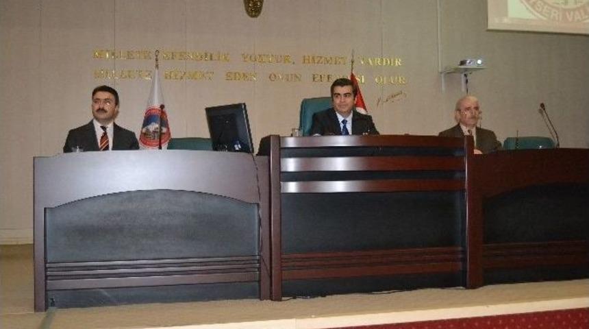 Vali Orhan D&uuml;zg&uuml;n: