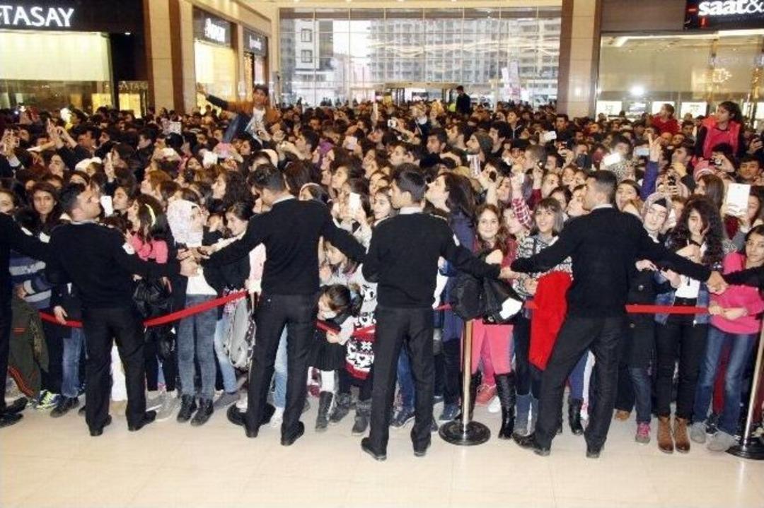 Atiye Diyarbakır&rsquo;ı Salladı