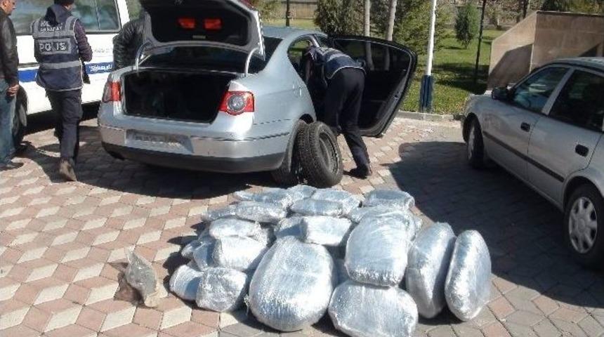 Otomobilin Bagajından 117 Kilo Esrar &Ccedil;ıktı